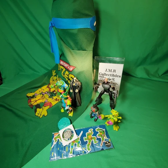 Vintage Teenage Mutant Ninja Turtles (TMNT) Action Figure & Merchandise Lot - Picture 7 of 17